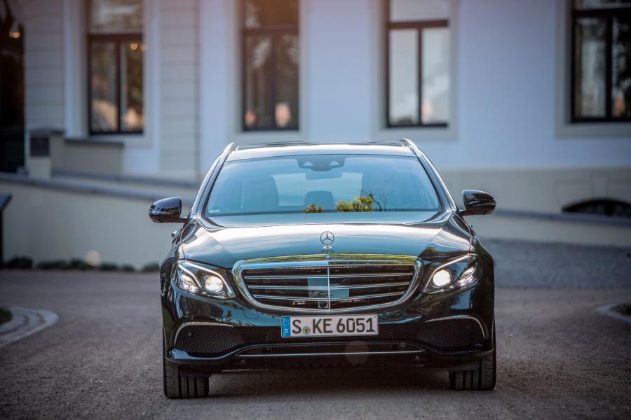  Mercedes-Benz E250 Exclusive Line Estate 2016 года  (фото 13 из 19)